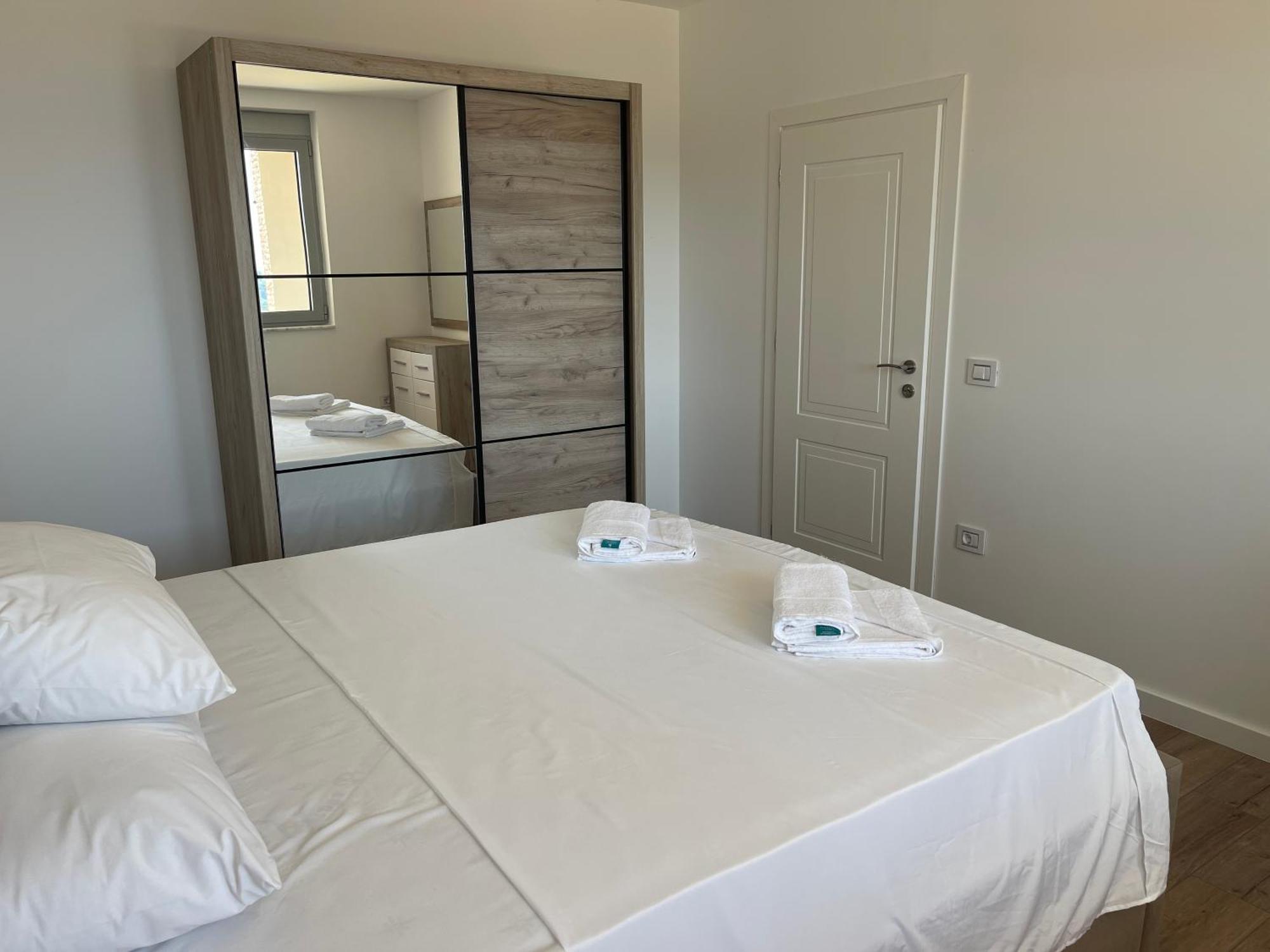 Apartments Hollaj อุลซิน ภายนอก รูปภาพ